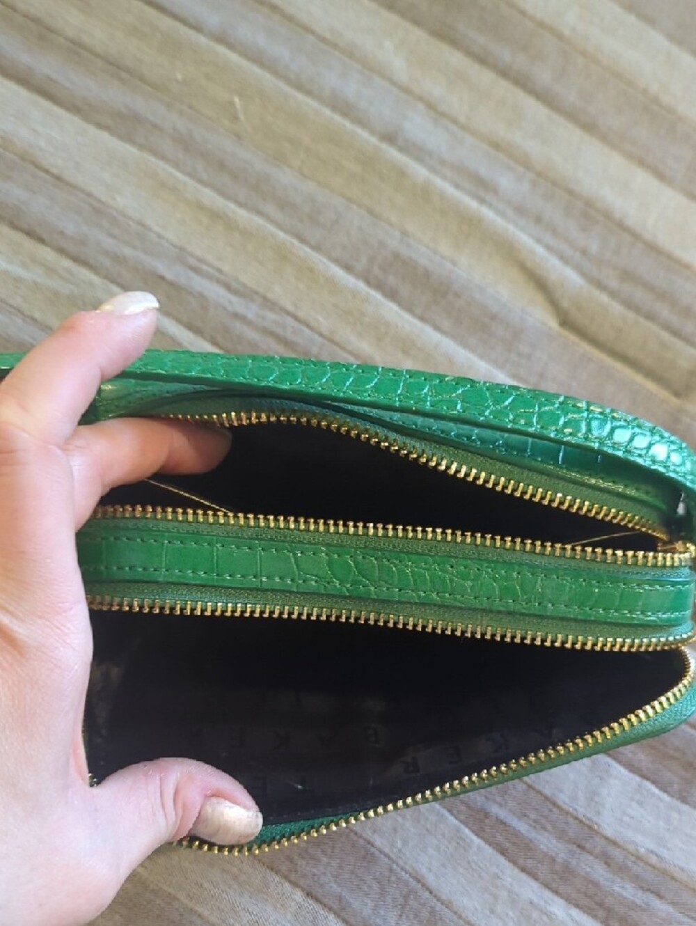 Ted Baker Emerald Croc-Embossed Crossbody Bag with Gold Hardware - Picture 2 of 5